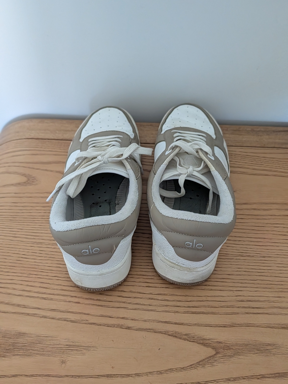 ALO Yoga Beige and White Low-Top Sneakers - Picture 3 of 5
